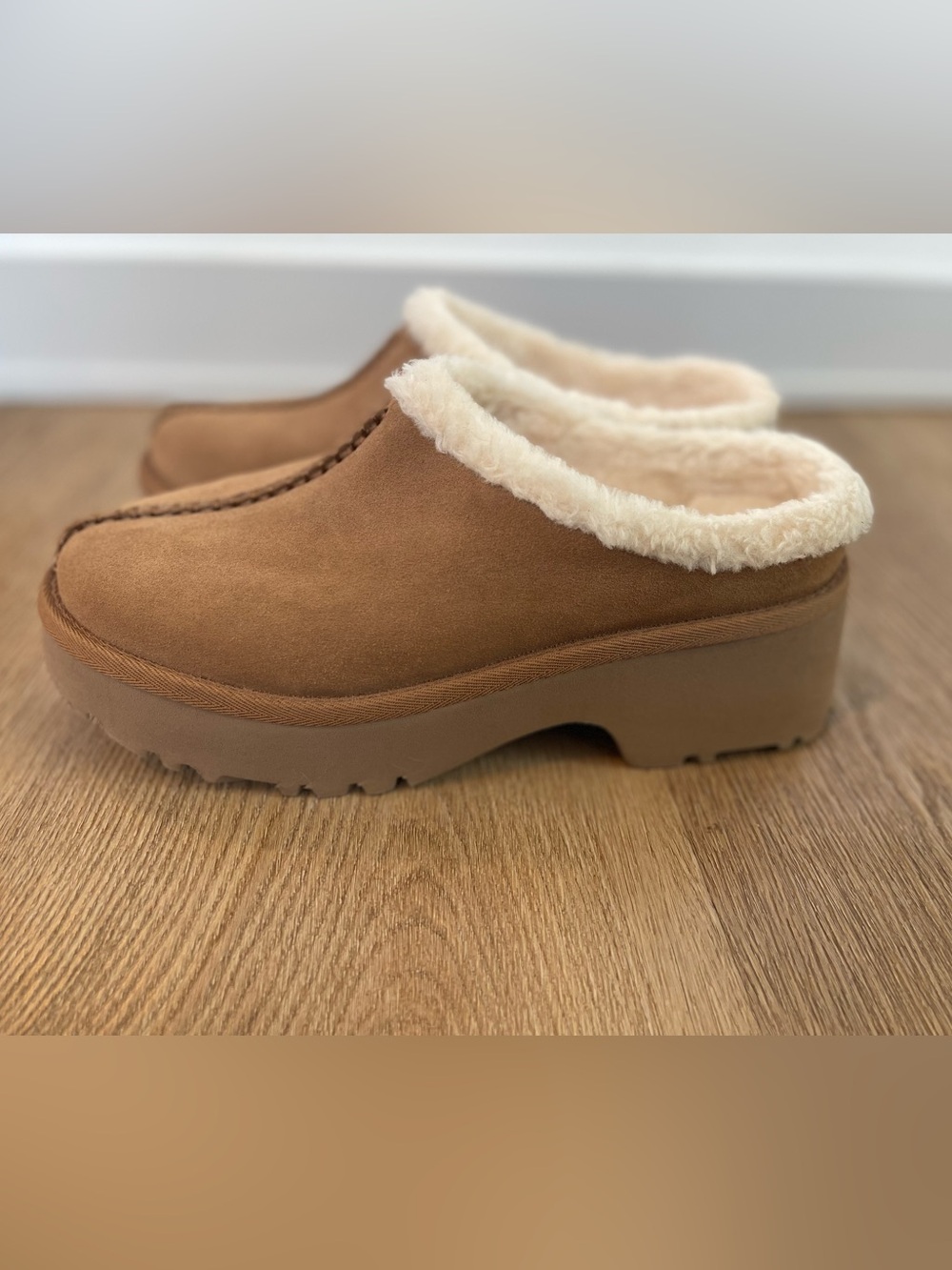 UGG Chestnut Suede Shearling-Trim Mule Size 9 - Picture 1 of 12